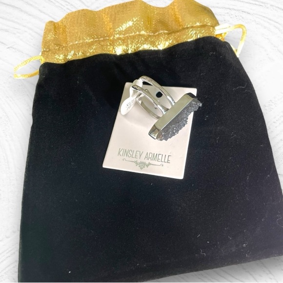 Kinsley Armellee🪢 Silver SIZE 10
Magna Raven (Black) Quartz Ring with Velvet bag - Picture 3 of 4